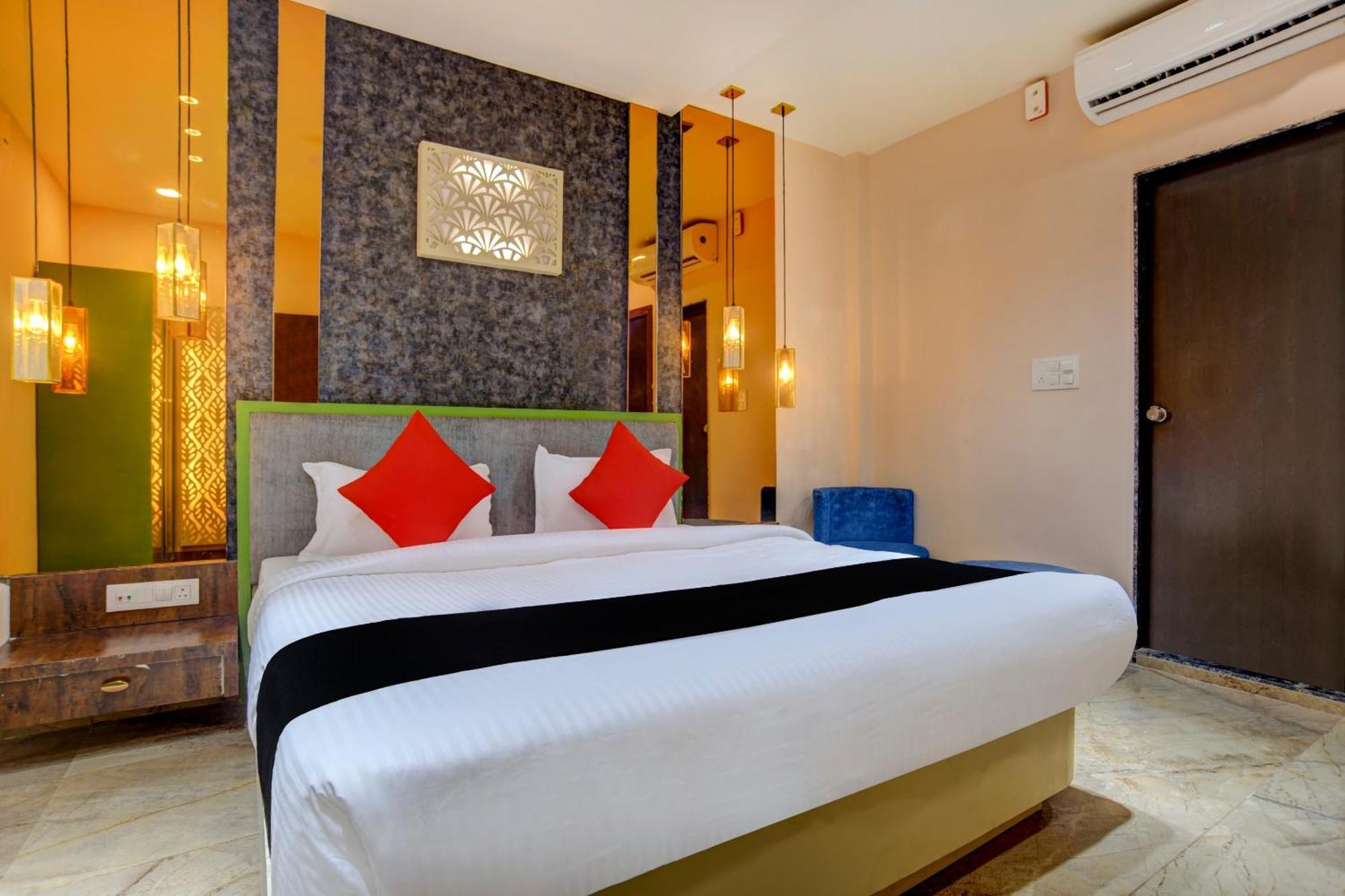 Hotel Capital O Abri Krishna Indore Esterno foto