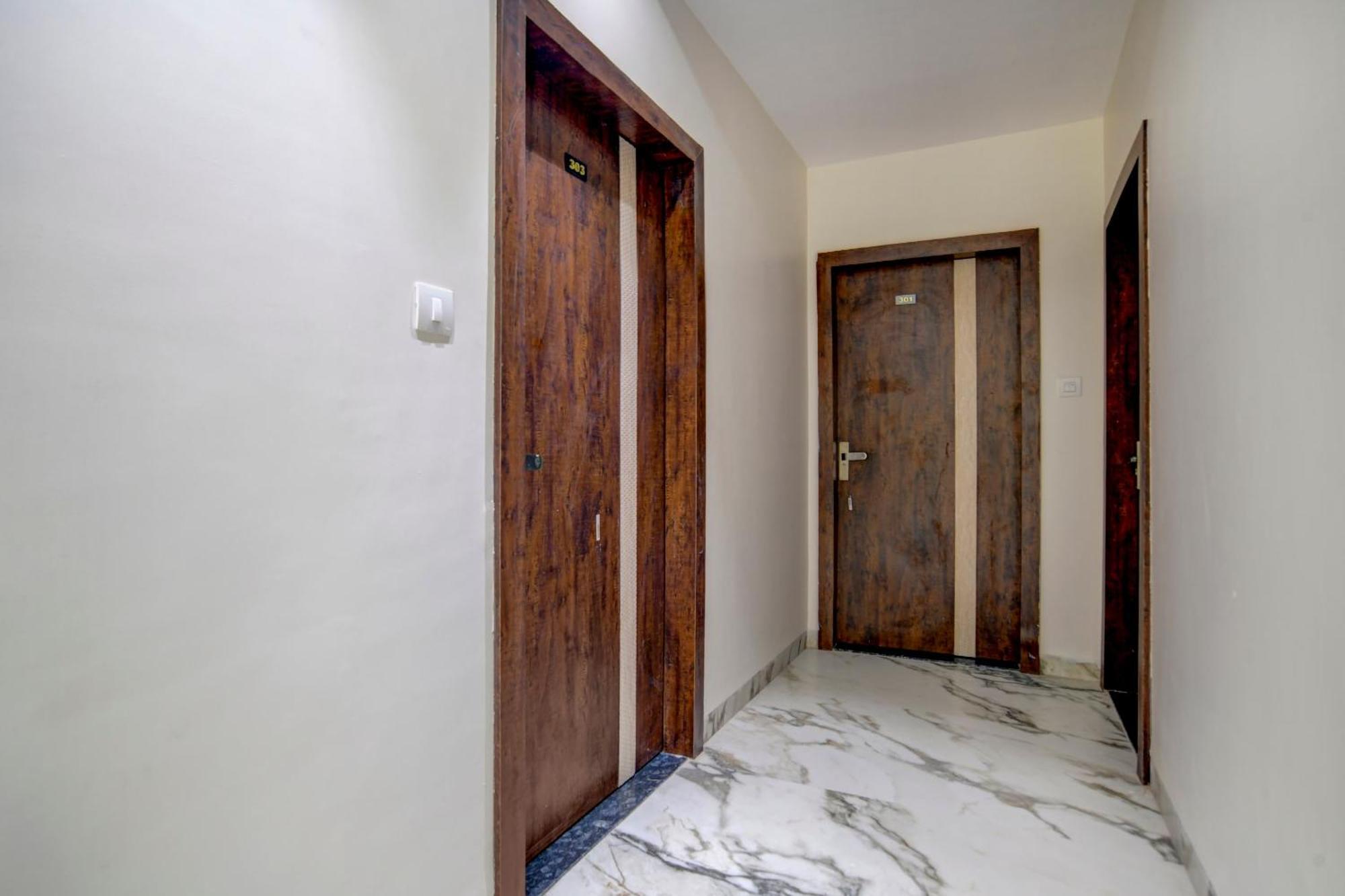 Hotel Capital O Abri Krishna Indore Esterno foto
