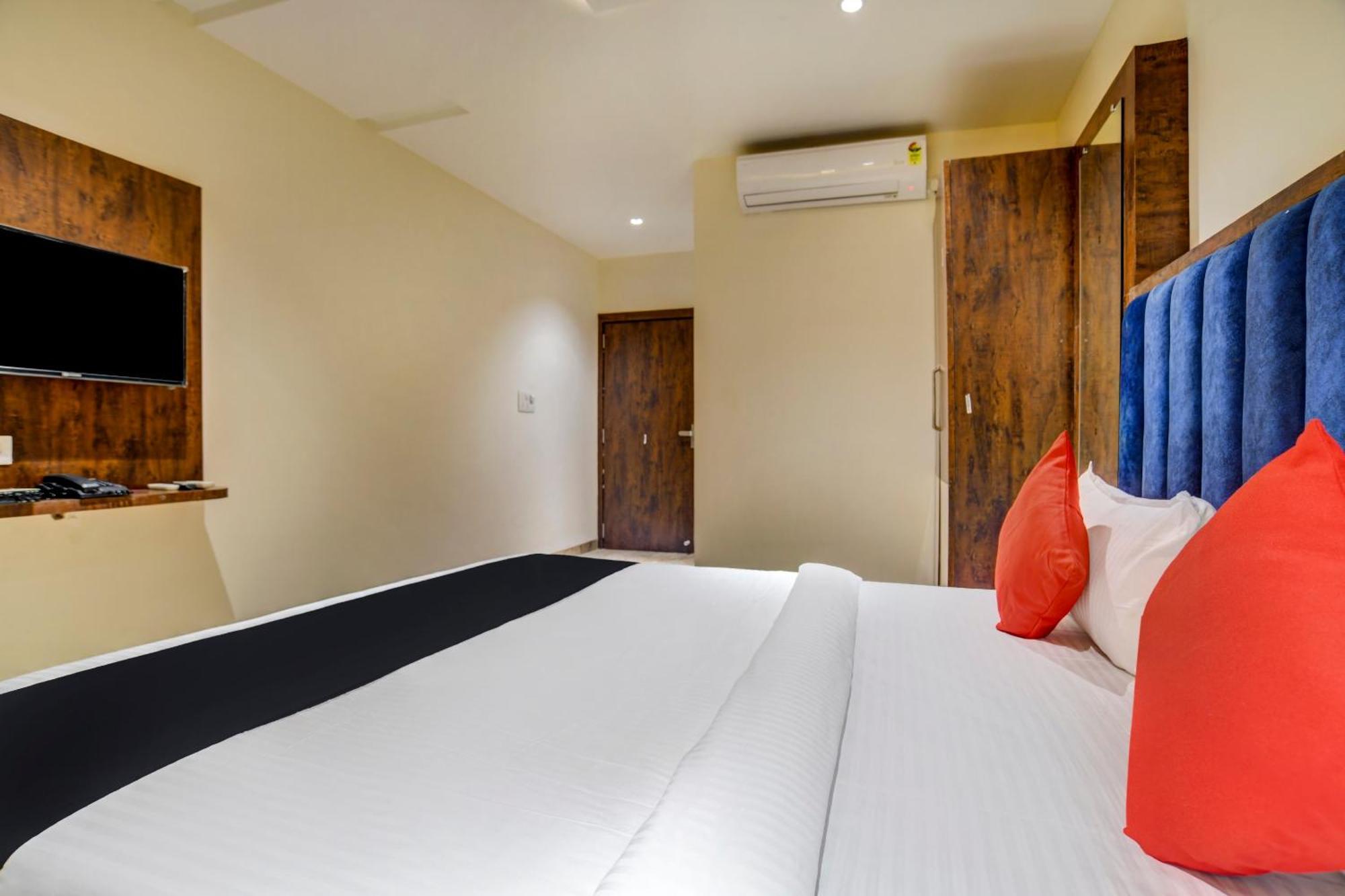 Hotel Capital O Abri Krishna Indore Esterno foto