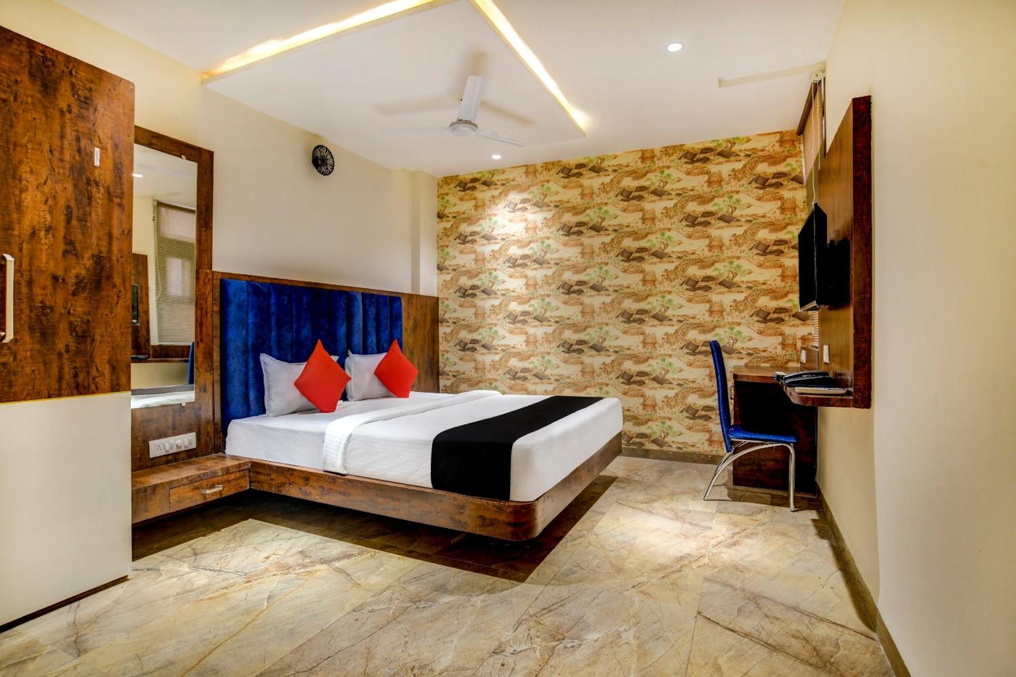 Hotel Capital O Abri Krishna Indore Esterno foto