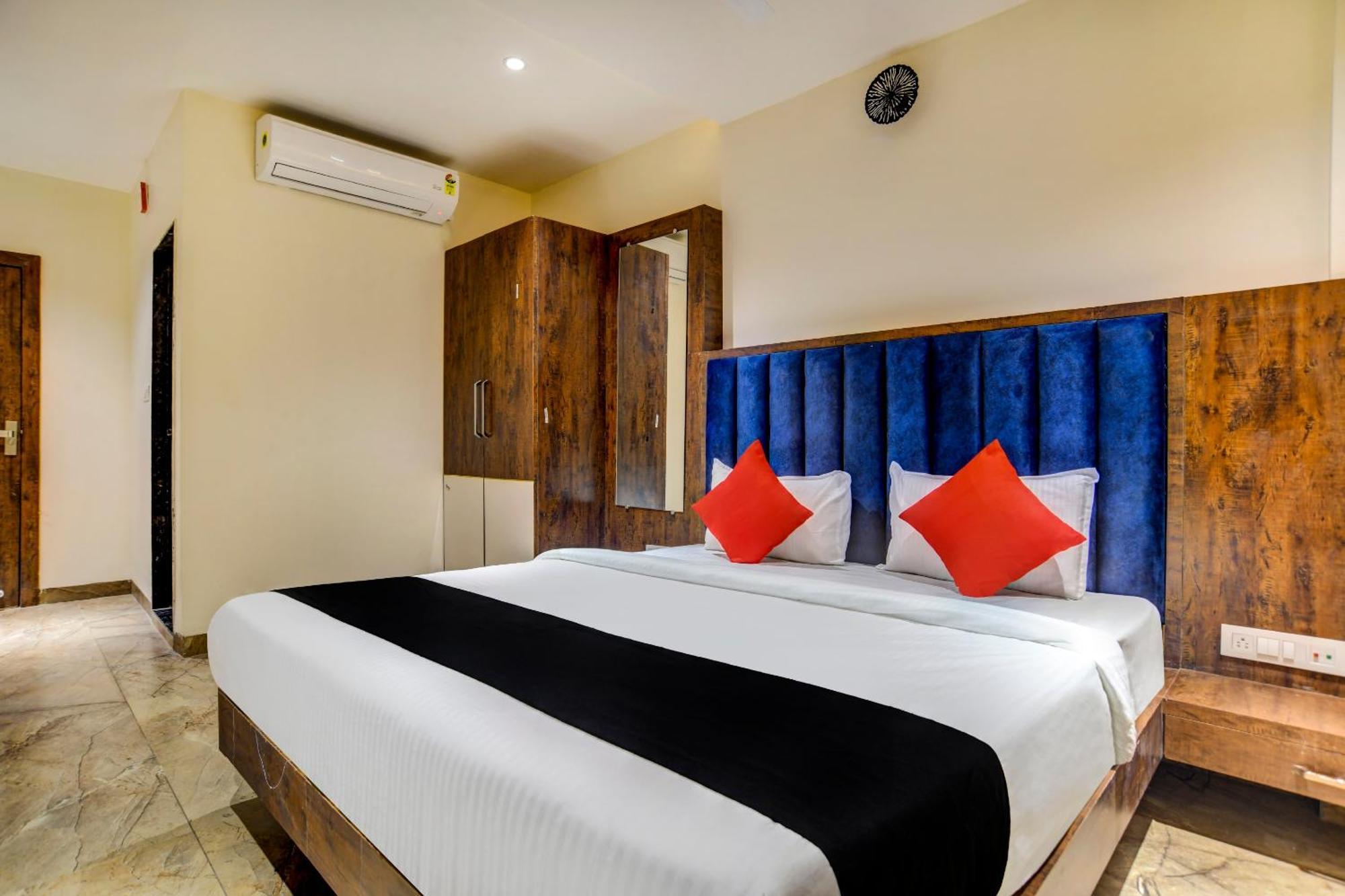 Hotel Capital O Abri Krishna Indore Esterno foto