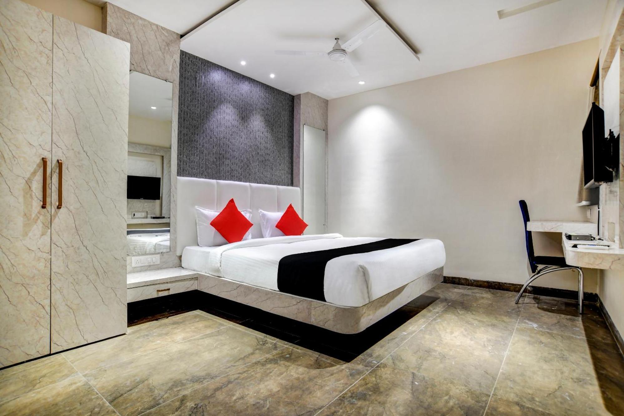 Hotel Capital O Abri Krishna Indore Esterno foto