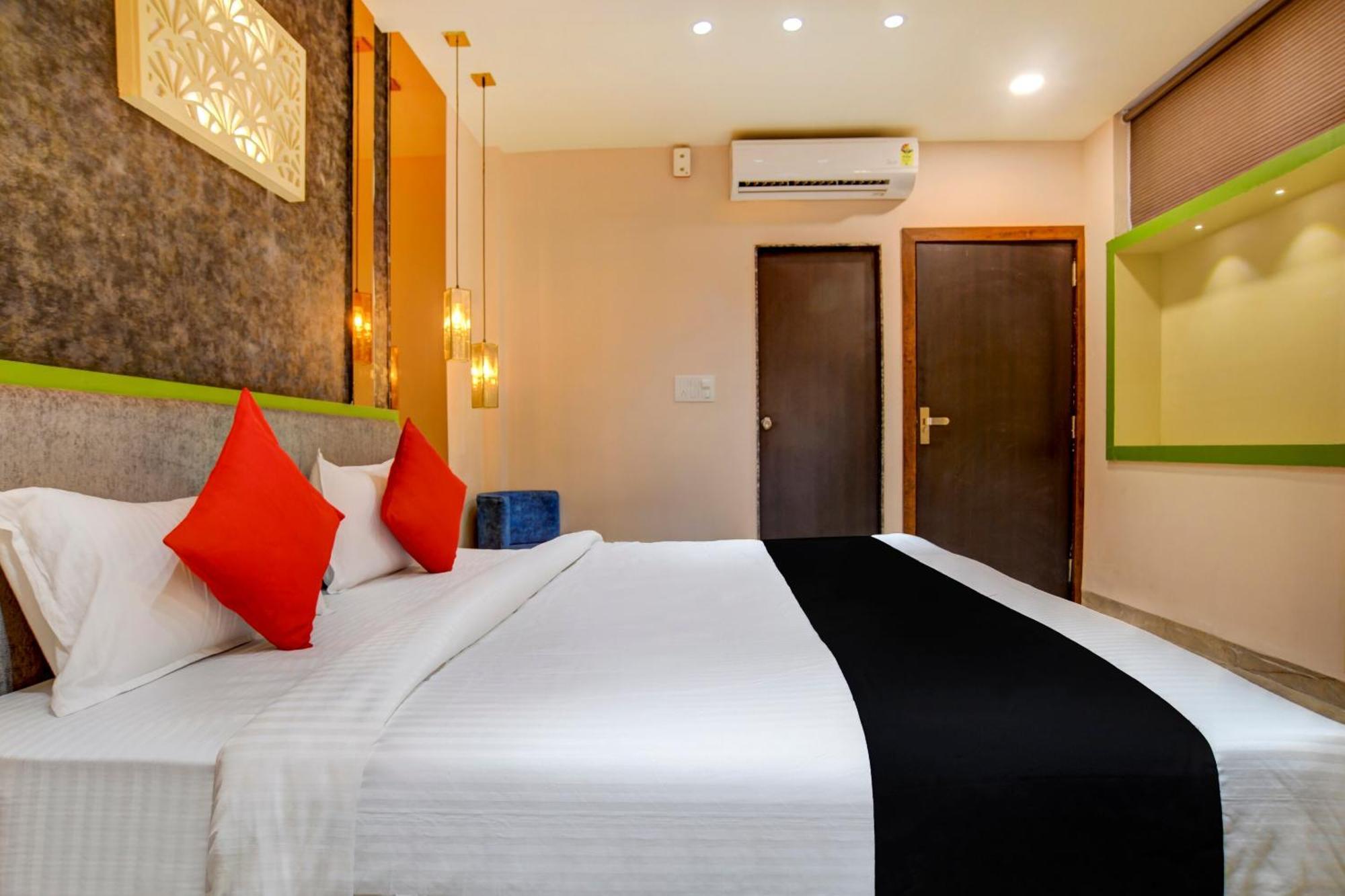Hotel Capital O Abri Krishna Indore Esterno foto