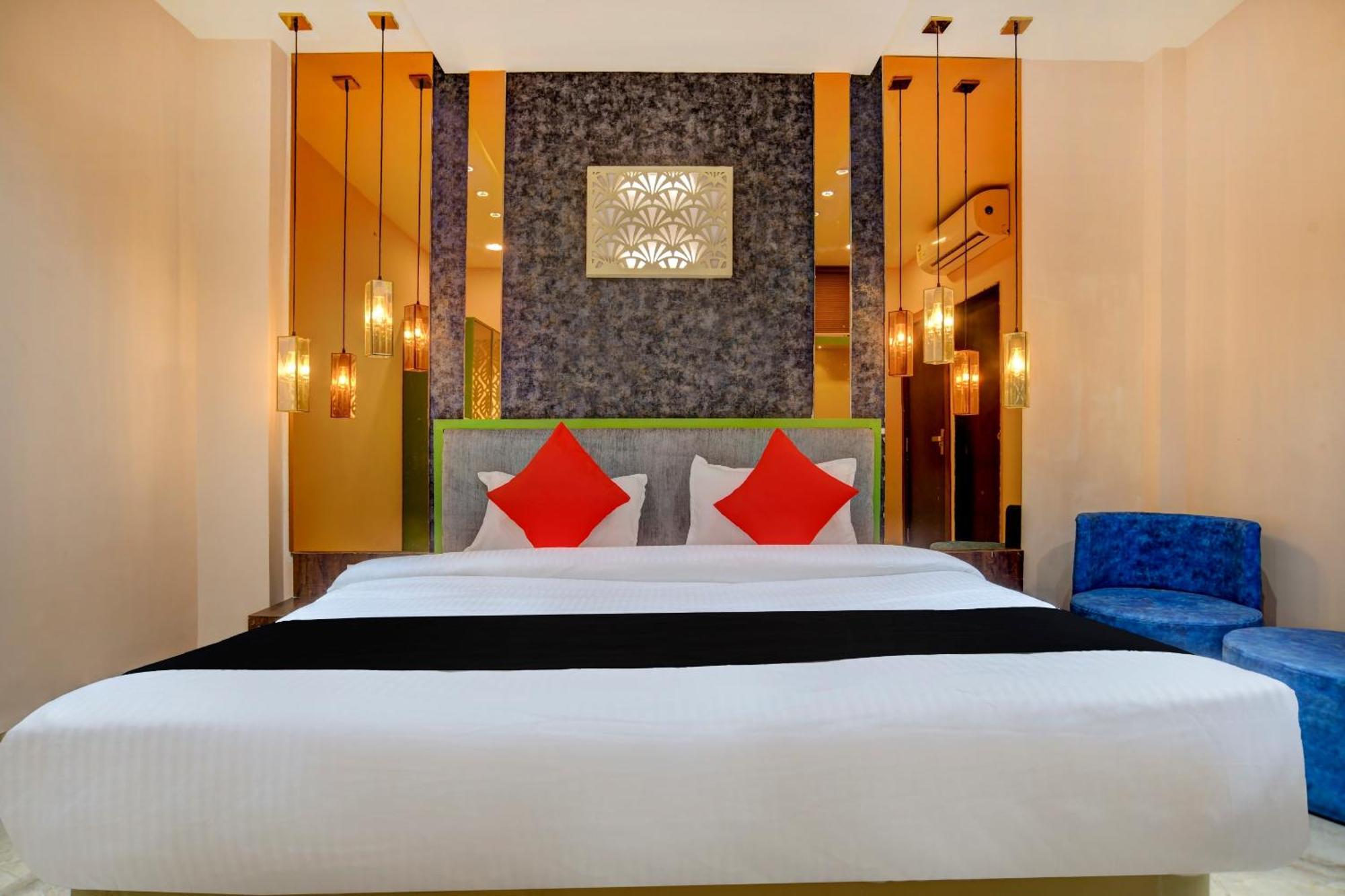 Hotel Capital O Abri Krishna Indore Esterno foto