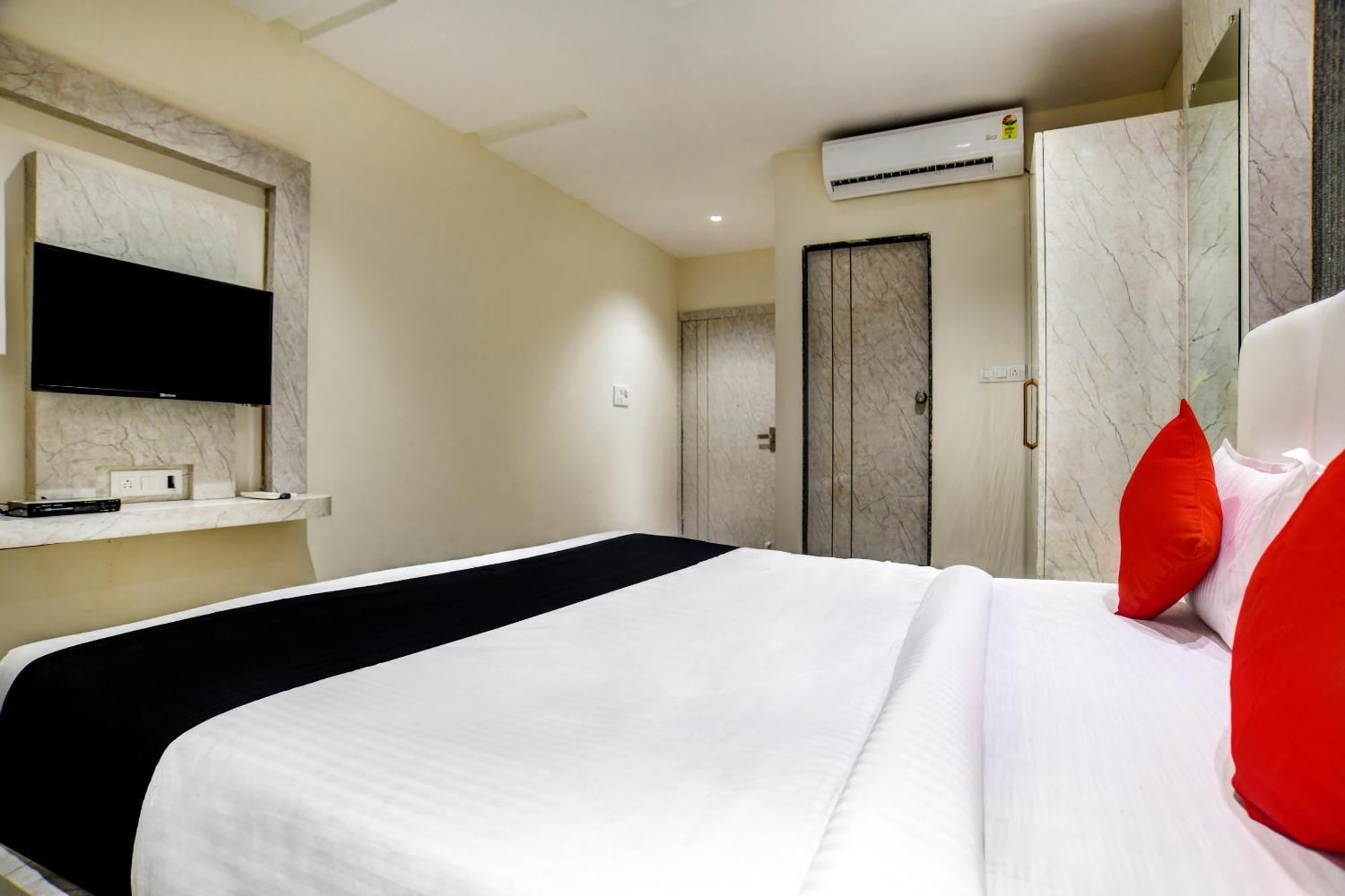 Hotel Capital O Abri Krishna Indore Esterno foto
