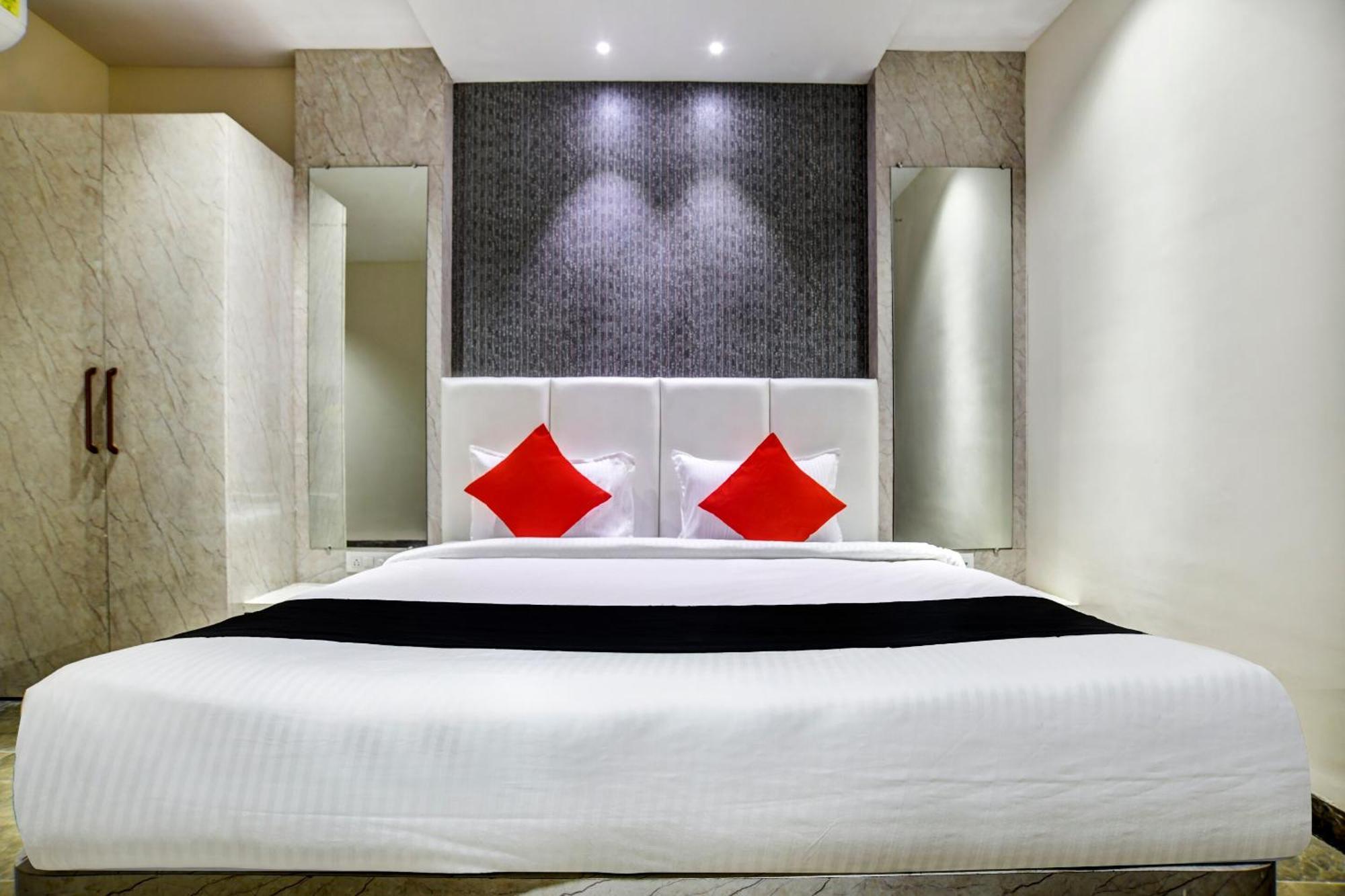 Hotel Capital O Abri Krishna Indore Esterno foto